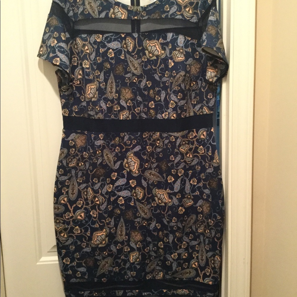 Women’s short sleeve dress